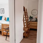 度假居 Modern House, Sleeps 5, Canal & Parking