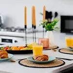 Modern House, Sleeps 5, Canal & Parking * 斯基普顿