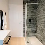 度假居 Modern House, Sleeps 5, Canal & Parking *