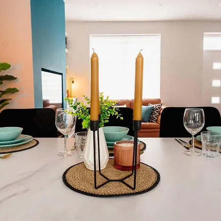 Sawley Above Rubies Canal, Cafes, Bars! Holiday home Skipton