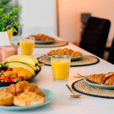 Holiday home Sawley Above Rubies Canal, Cafes, Bars!