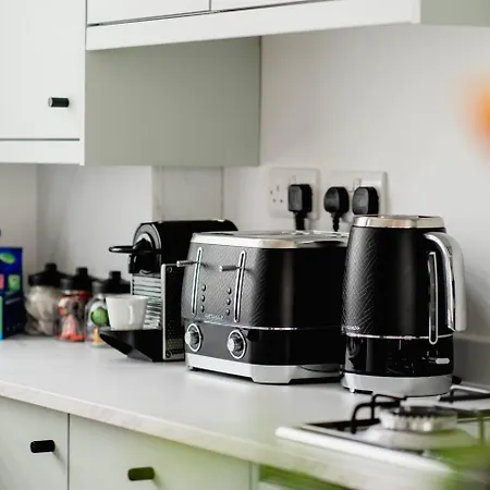 Sawley Above Rubies Canal, Cafes, Bars! *