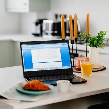 Sawley Above Rubies Canal, Cafes, Bars! Skipton