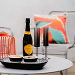Modern House, Sleeps 5, Canal & Parking * Skipton