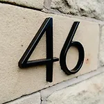 Holiday home Modern House, Sleeps 5, Canal & Parking