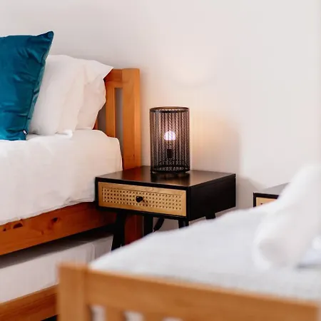 Vakantiehuis Modern House, Sleeps 5, Canal & Parking