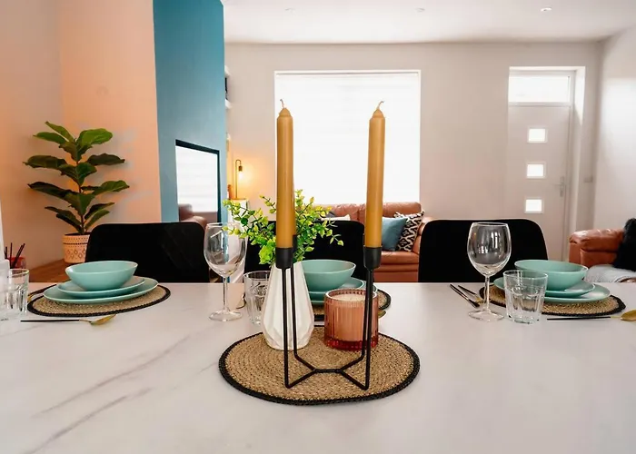 Modern House, Sleeps 5, Canal & Parking Vakantiehuis Skipton