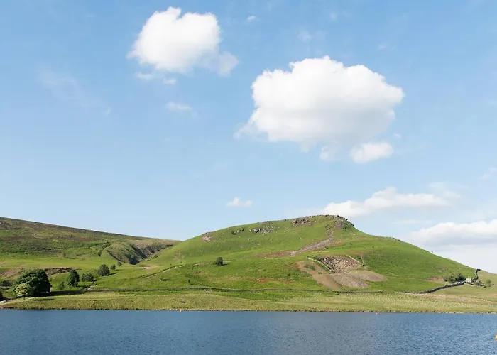 Vakantiehuis Modern House, Sleeps 5, Canal & Parking