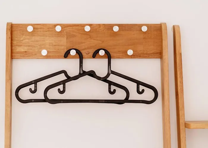 Vakantiehuis Modern House, Sleeps 5, Canal & Parking *