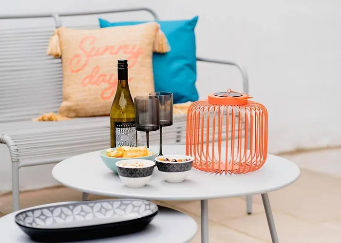 Modern House, Sleeps 5, Canal & Parking Skipton