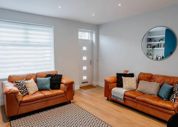 Vakantiehuis Modern House, Sleeps 5, Canal & Parking Skipton